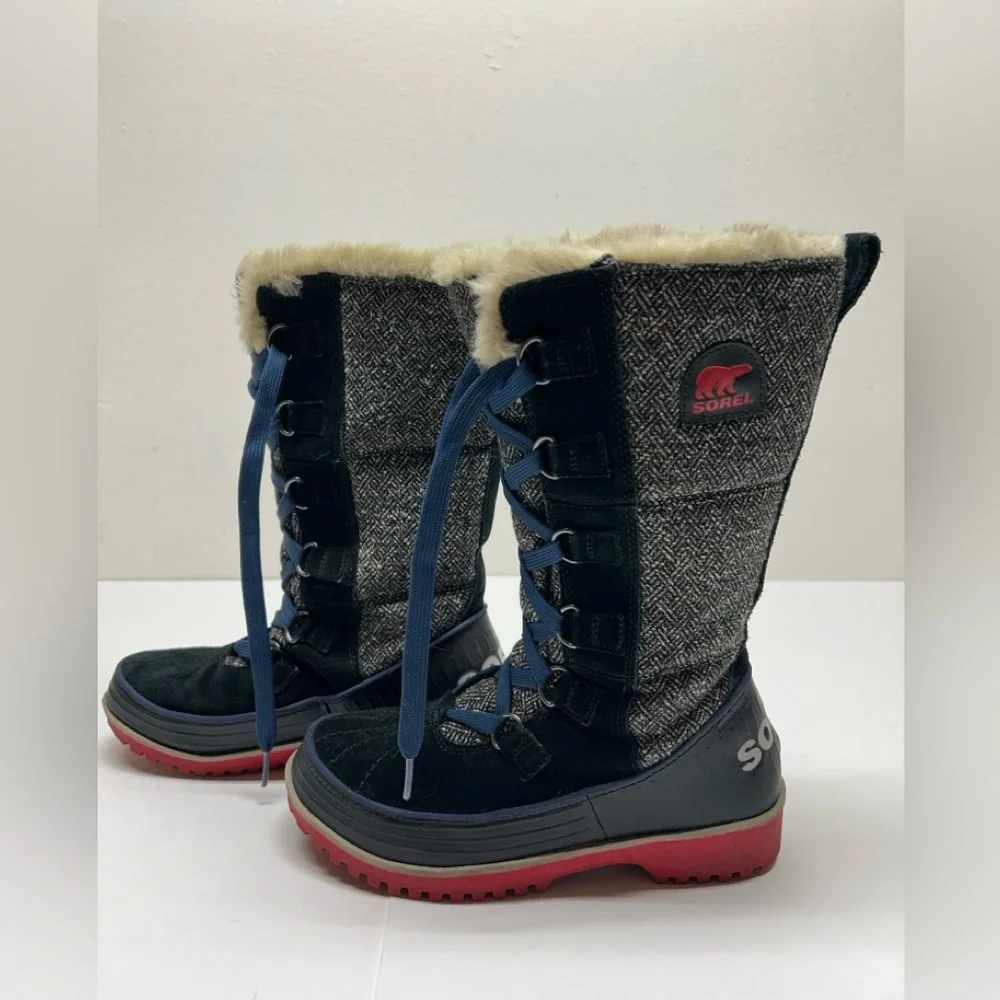 Sorel Women's Navy Blue and Red Winter Lace-Up Boots with Faux Fur Trim